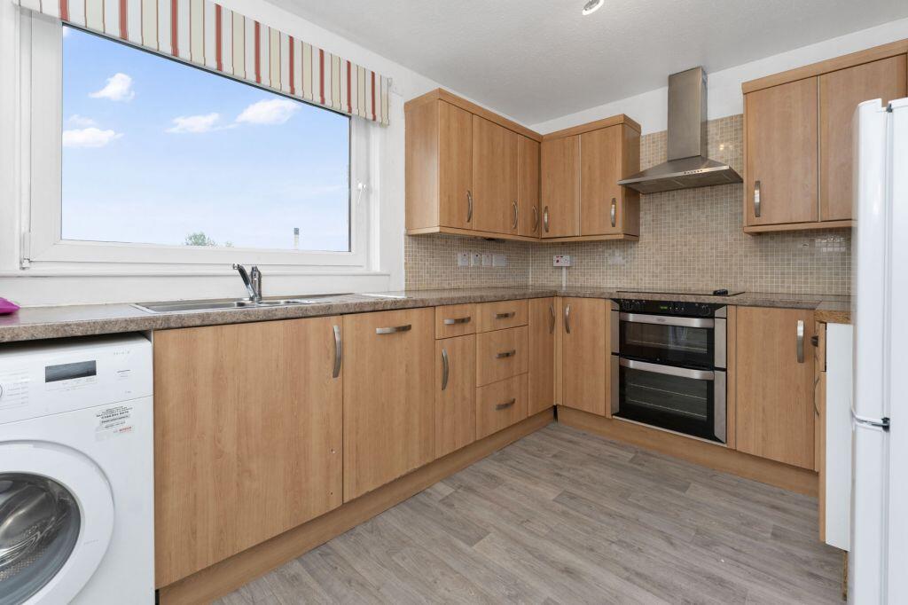 Apartment in Edinburgh, The Calders, Wester Hailes - More