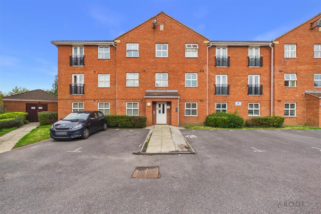 2-bed flat on Apartment 2, Richmond House, Welland Road, Hilton,, £105,000