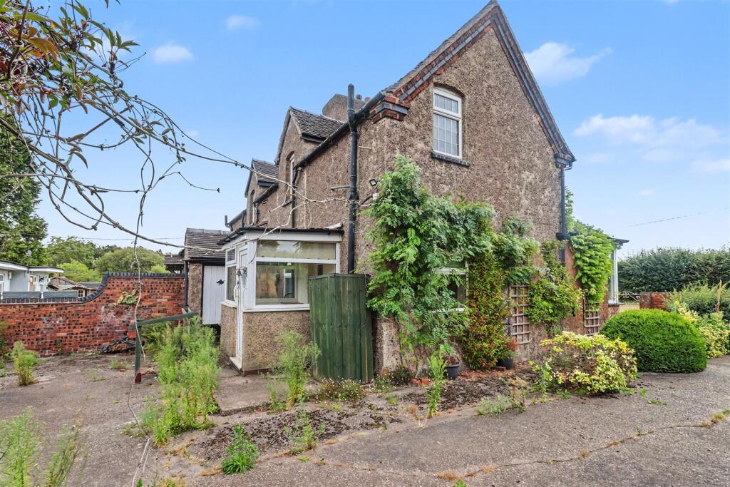 House in Wolverhampton - View 5