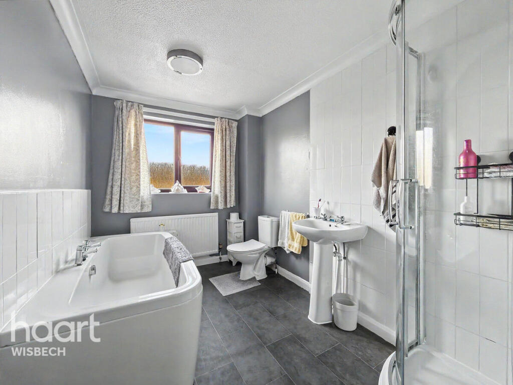 House in Peterborough - View 4