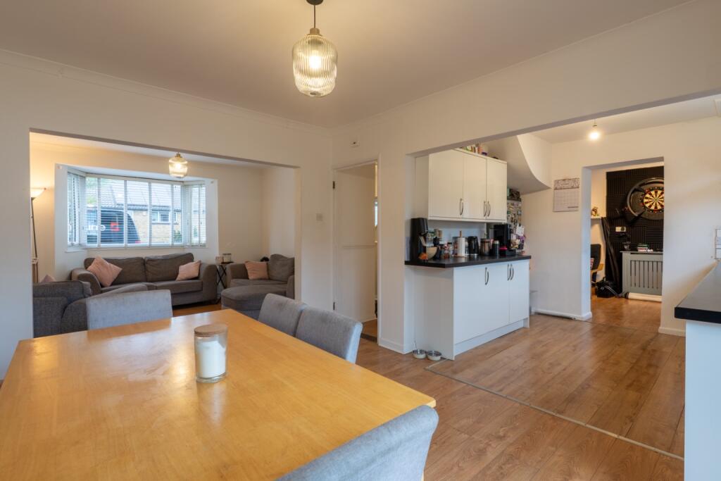House in Gravesham, Gravesend - More
