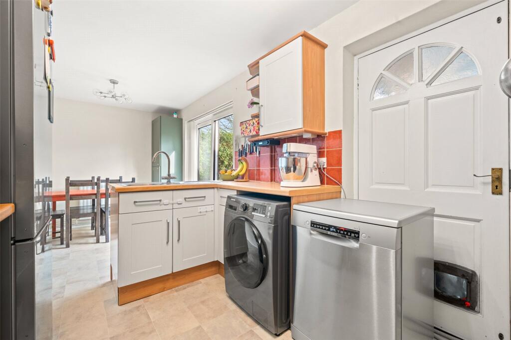 Longwater Road, Finchampstead, Wokingham, Berkshire, RG40 - View 4