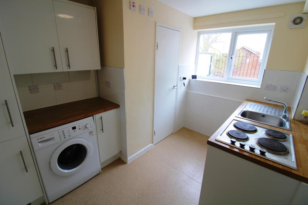 Apartment in Maidenhead, St Marks - More