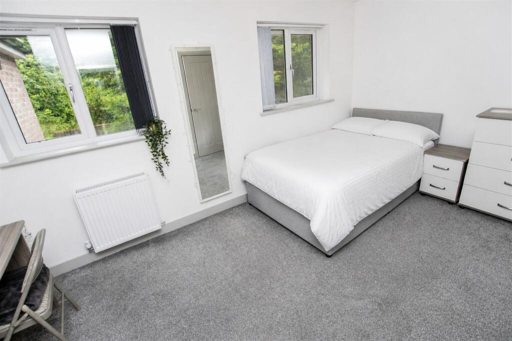 6 bedroom house for rent