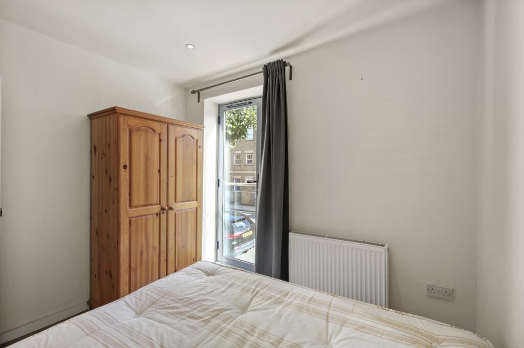 Apartment in London - More