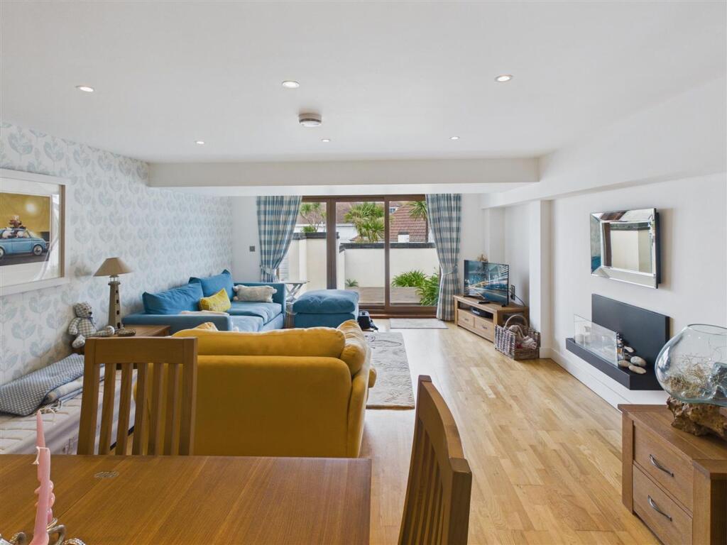 Pentire Avenue, Newquay, TR7 photo 2