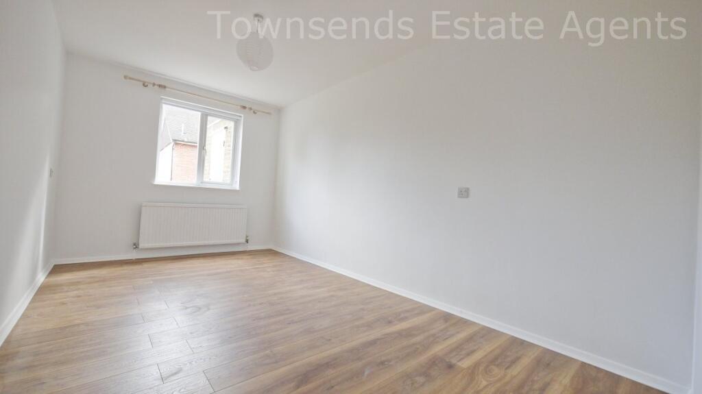 Apartment in Harrow - More
