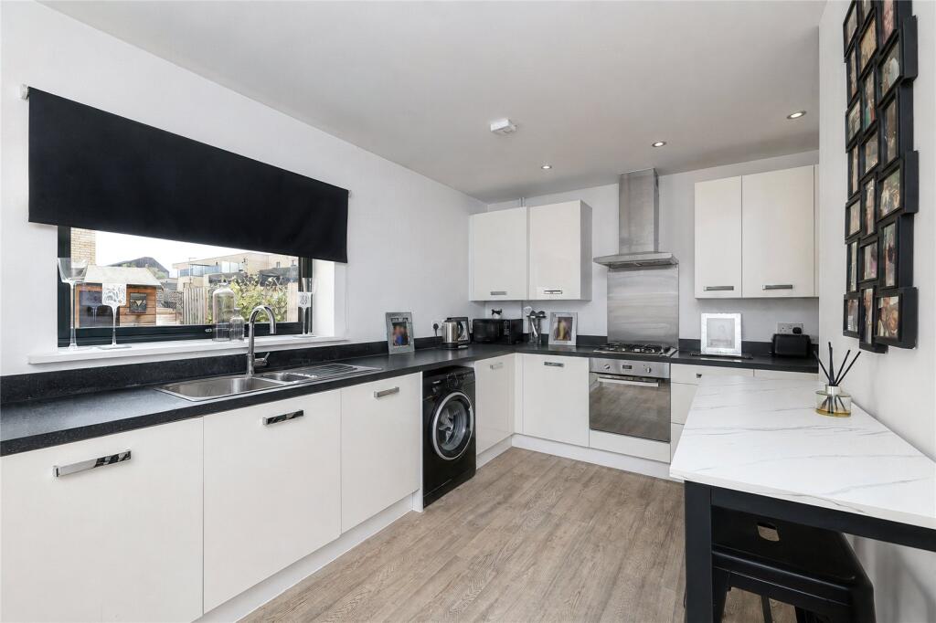 House in Cambridge, Trumpington - View 3