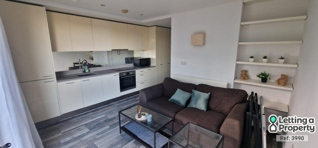 Apartment in Southall - View 3