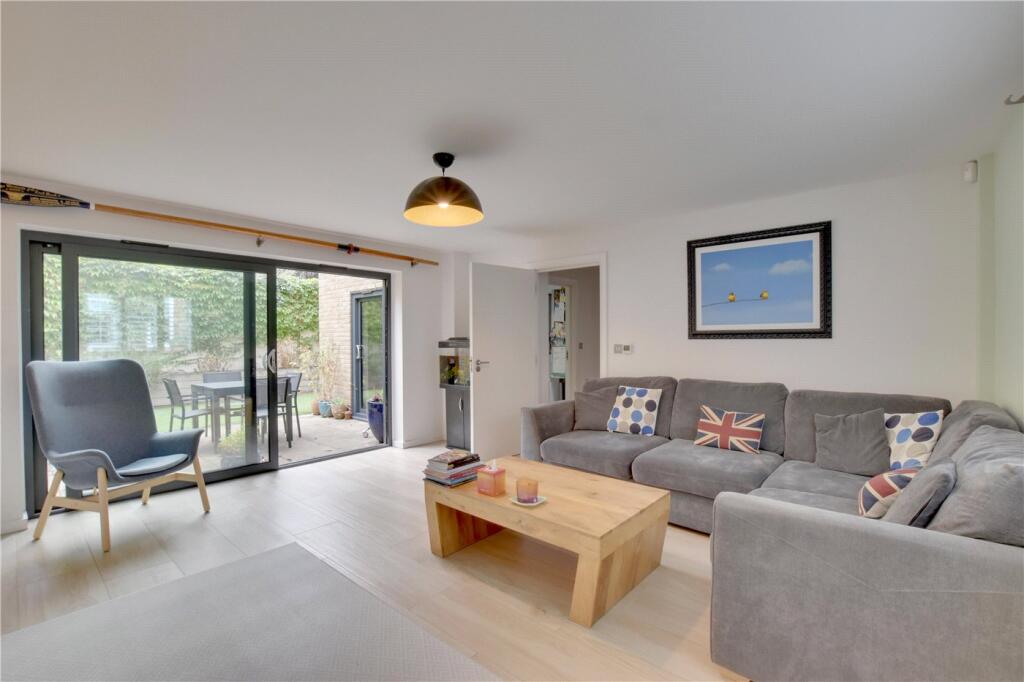 House in London, Royal Borough of Greenwich - View 2