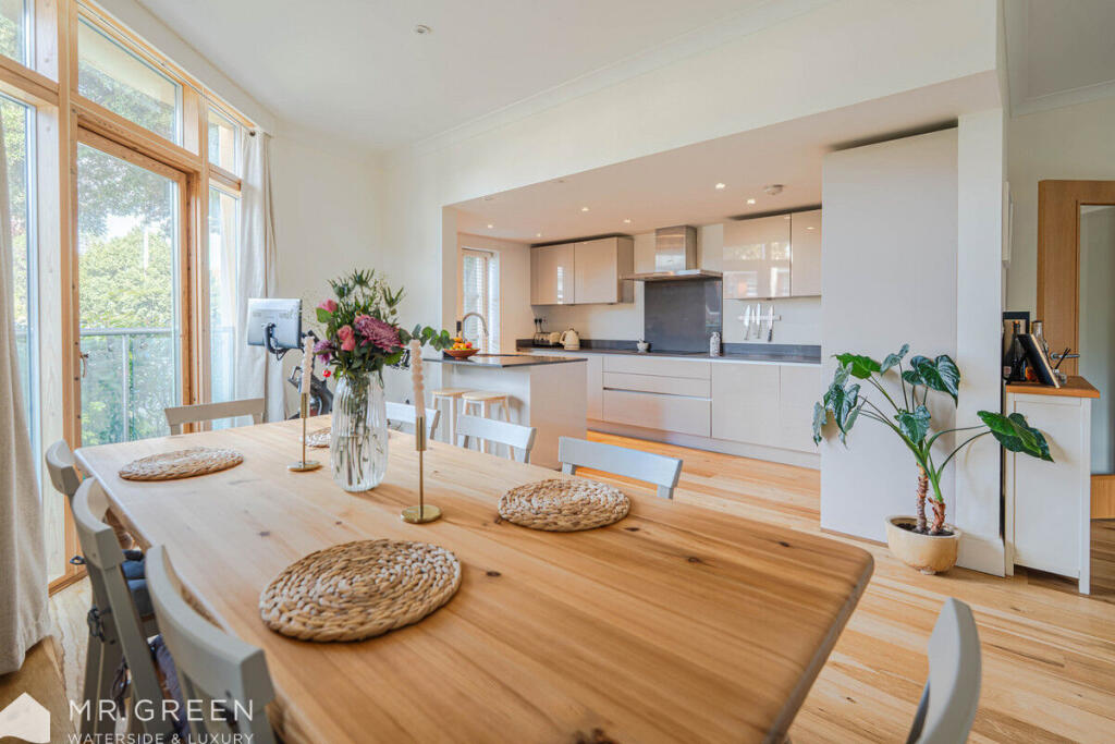 Main image of property: Shelley Park, Bournemouth, BH5 1FG