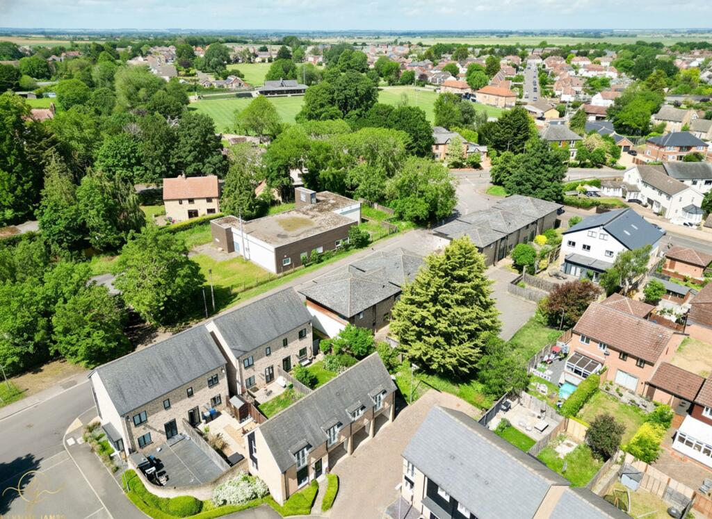 House in Huntingdonshire, Bury - More