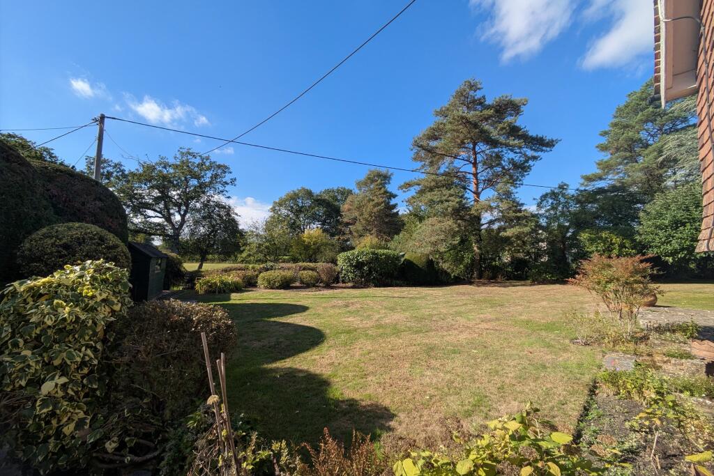 House in Redhill - View 3