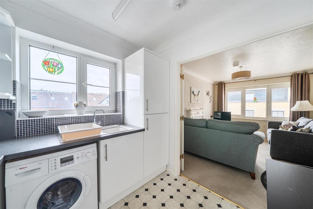 Apartment in Bournemouth - View 3