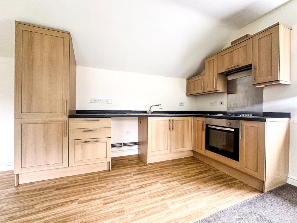 House in Bridgwater, Eastover, Somerset - View 2