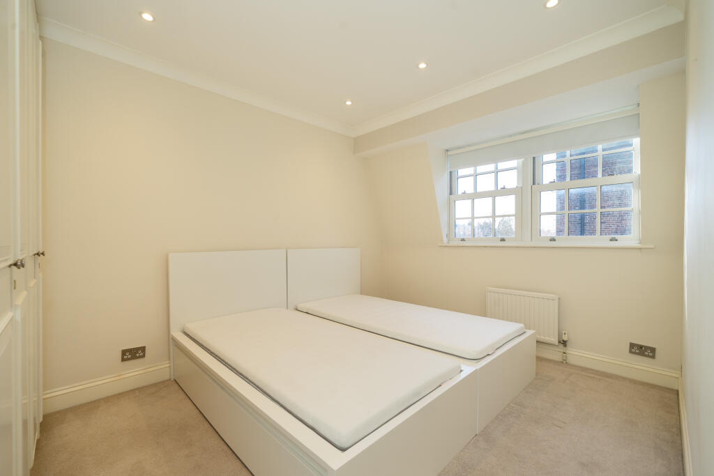 House in London - View 6