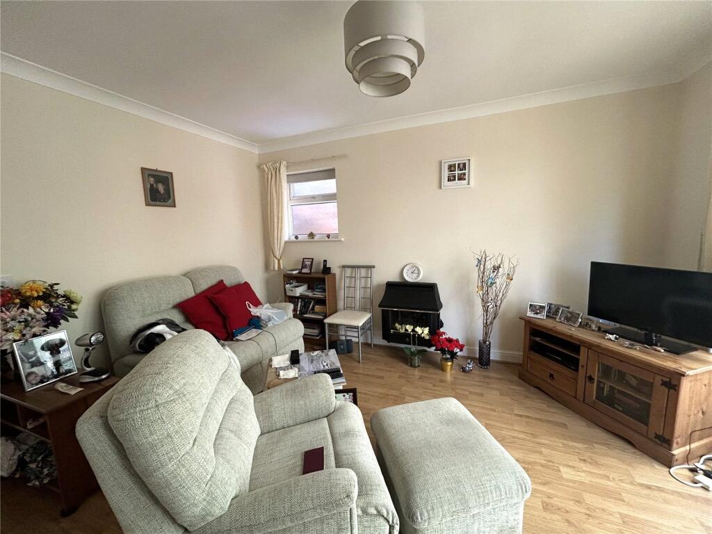 Lawrence Street, NOTTINGHAM, Nottinghamshire, NG10 photo 3