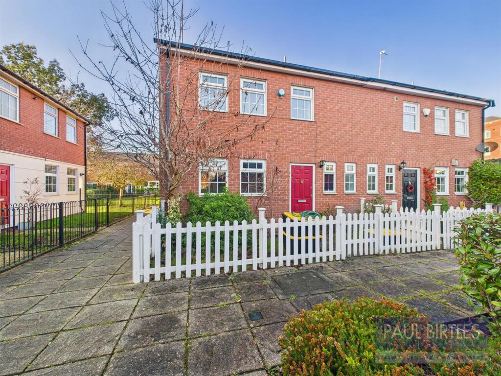 Main image of property: Merchants Quay, Salford Quays, Manchester, M50 3XQ