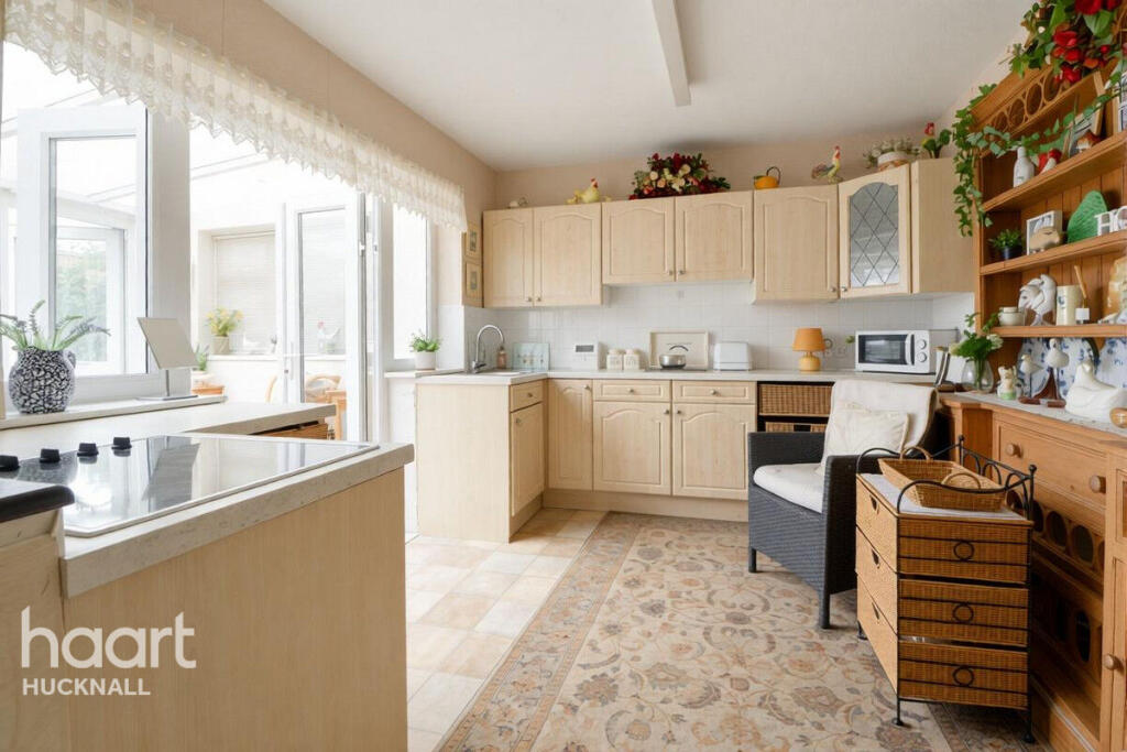 House in Ashfield, Butlers Hill, Hucknall - View 4
