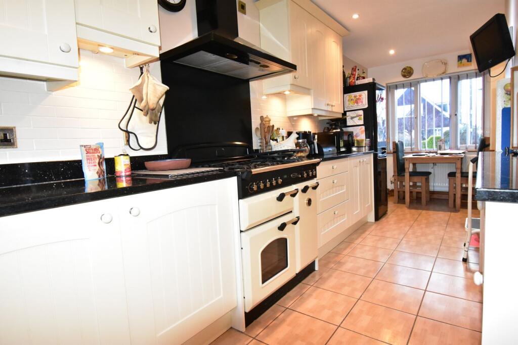 House in Gloucester - View 4
