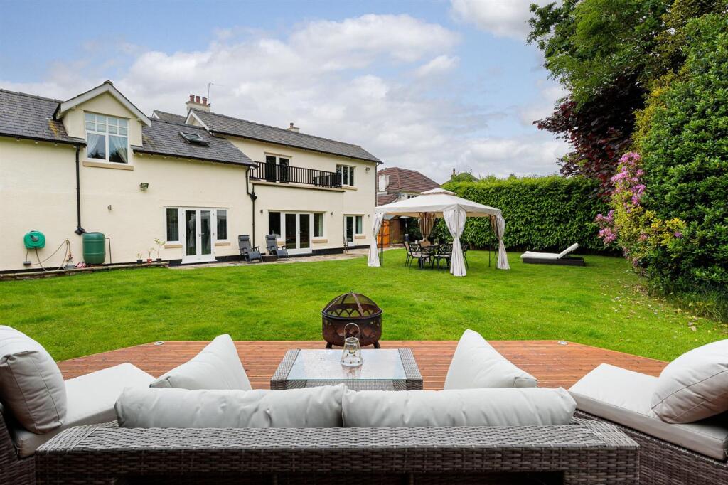 35 Moss Road, Alderley Edge, SK9 photo 4