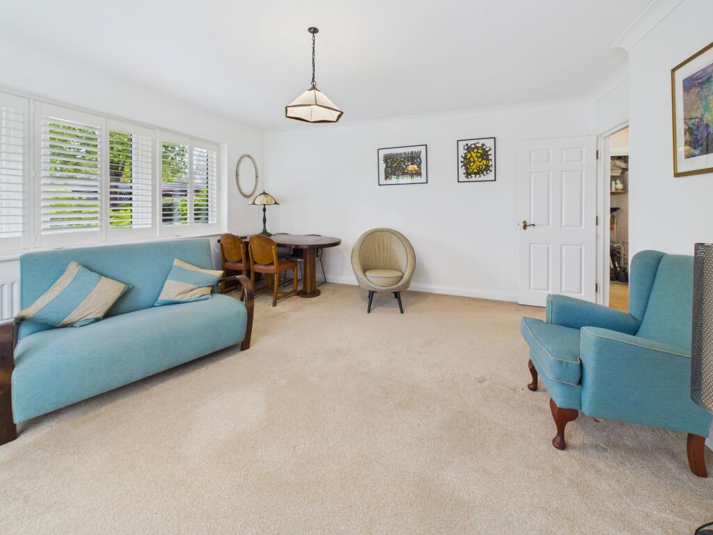 Apartment in Eastbourne, East Sussex - View 2