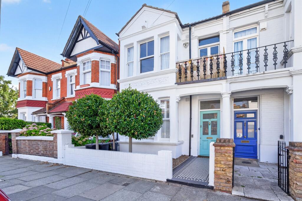 Main image of property: Gartmoor Gardens, London