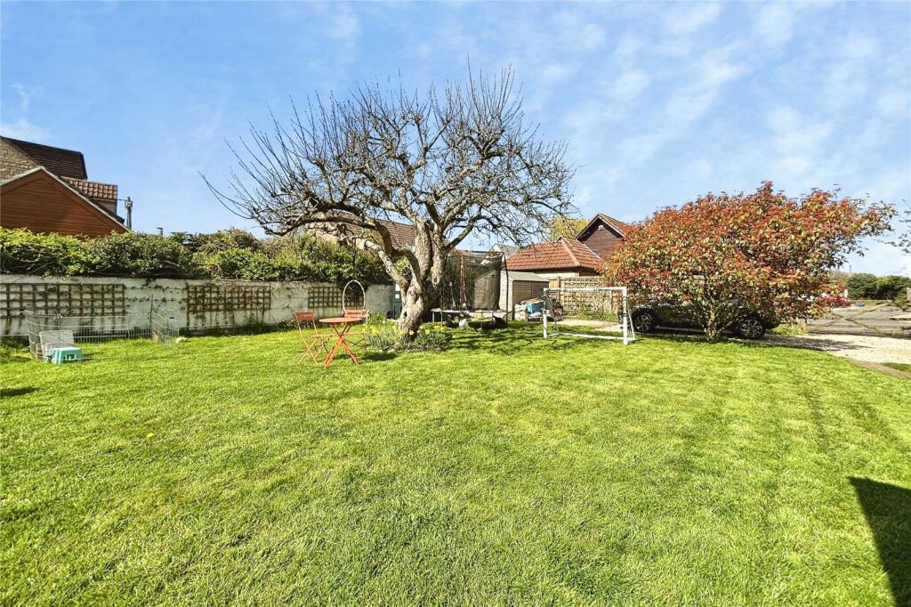 High Street, Chapmanslade photo 4