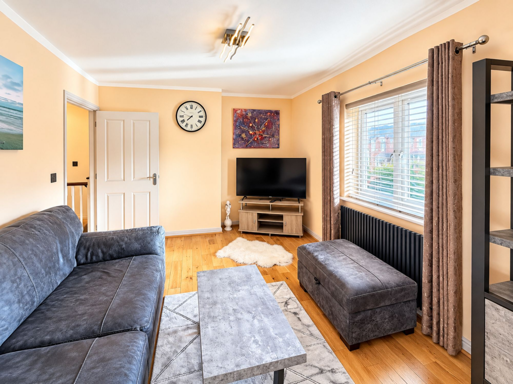 House in Sandwell, West Midlands - More