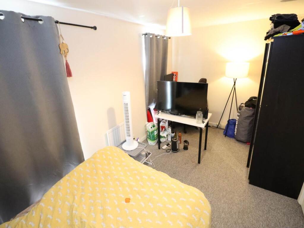 Aviation Avenue, Hatfield, Hertfordshire - More