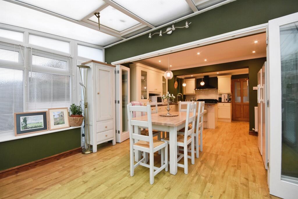 Spalding Way, Great Baddow, Chelmsford - View 5