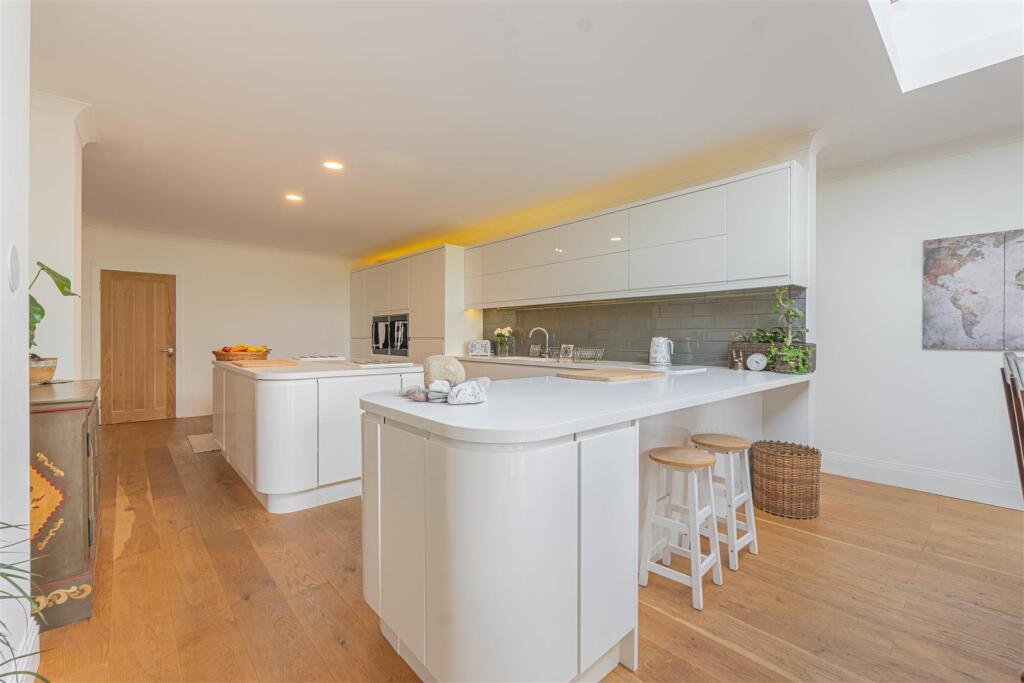 House in Dudley - View 4