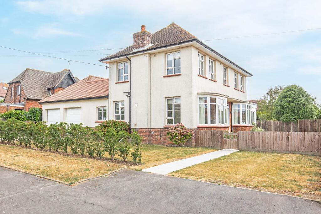 Main image of property: Spacious Detached Coastal Family Home in Hunstanton