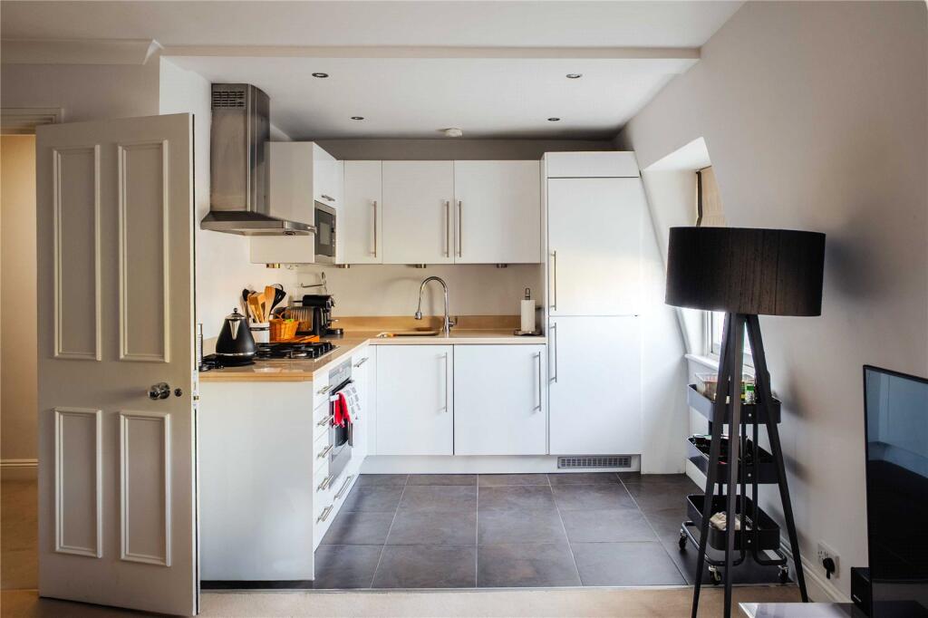 Apartment in London - View 3
