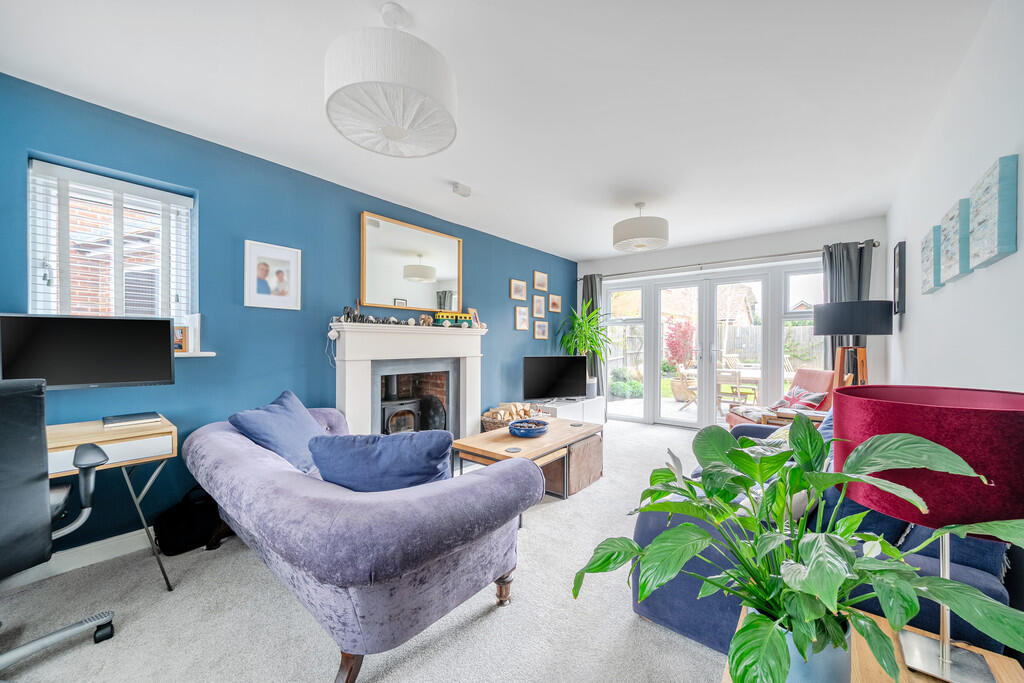 Longhurst Drive, Billingshurst photo 4