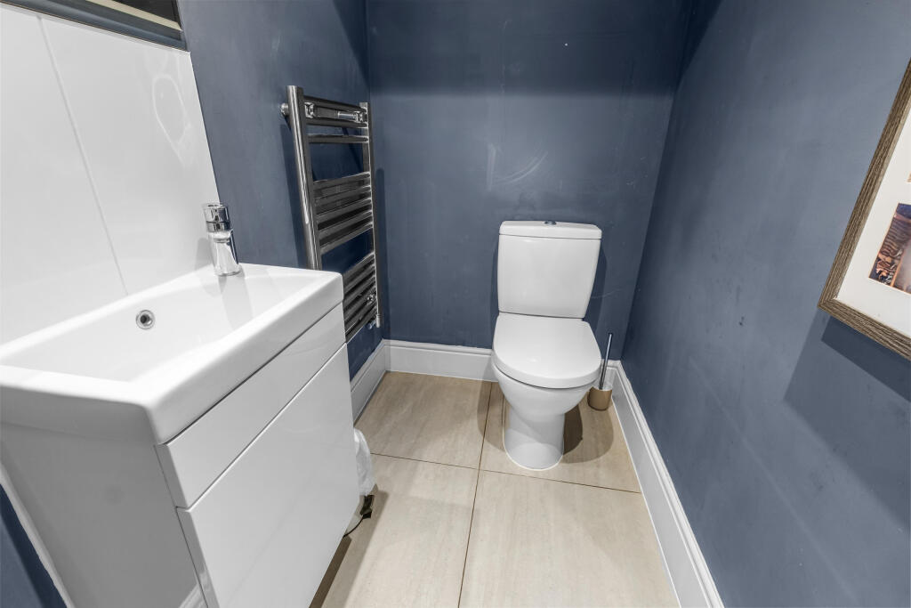 Meadow View Close, Bromsgrove B60 3AS photo 5