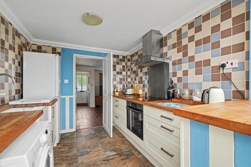 House in Gillingham, Medway - View 4