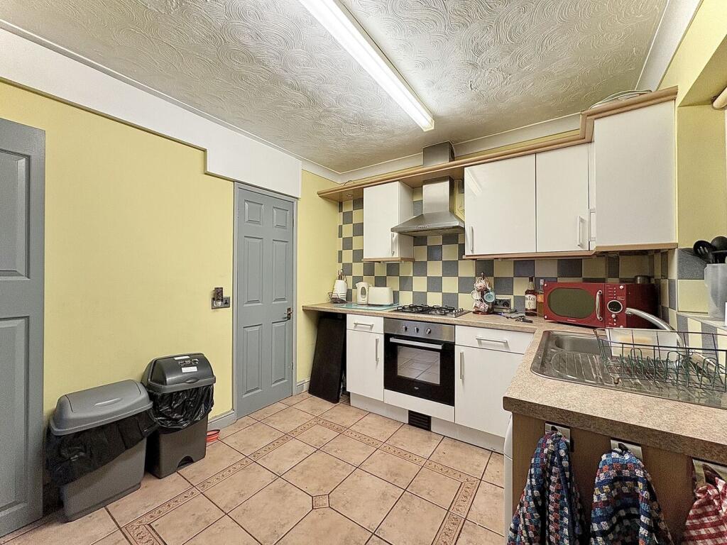 House in Wolverhampton, Heath Park, Old Heath - View 5