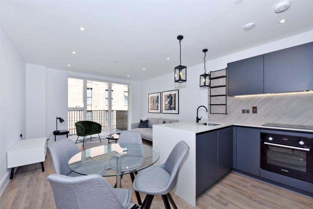 Apartment in Slough - View 3