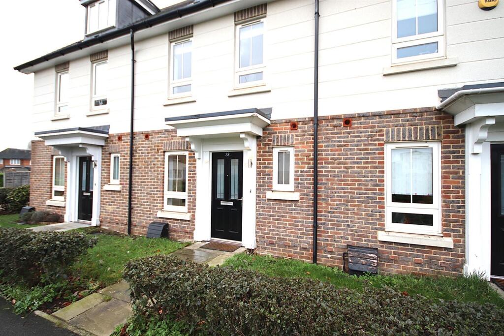 3-bed terraced on Simpson Close, Maidenhead, £539,000