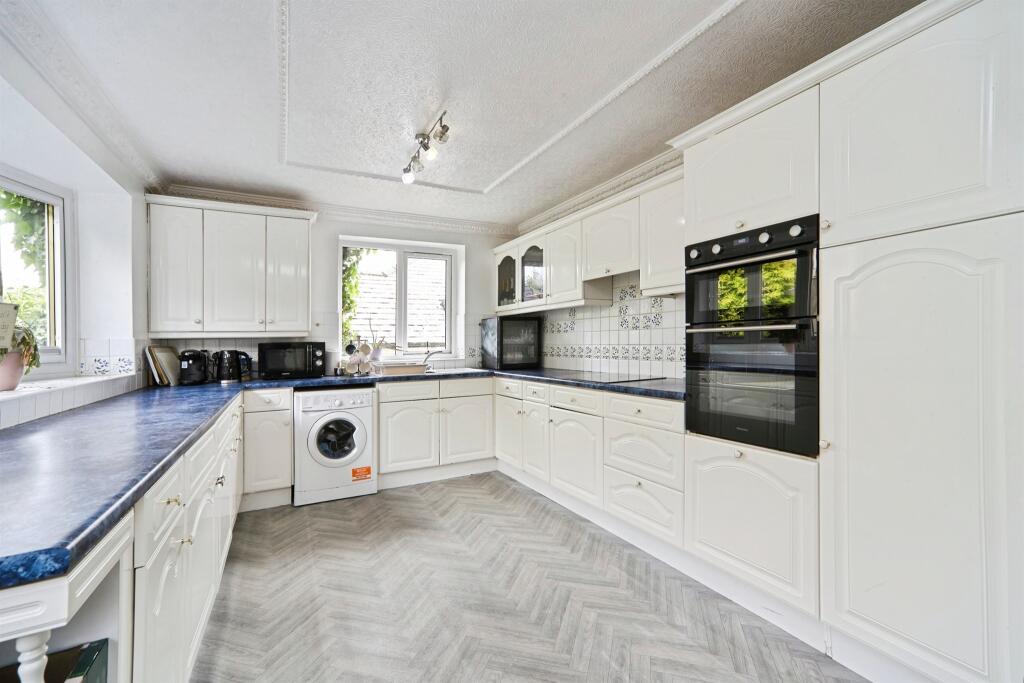 House in Bradford, Keighley - View 5