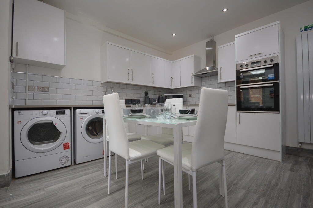 House in Kettering, North Northamptonshire - View 4