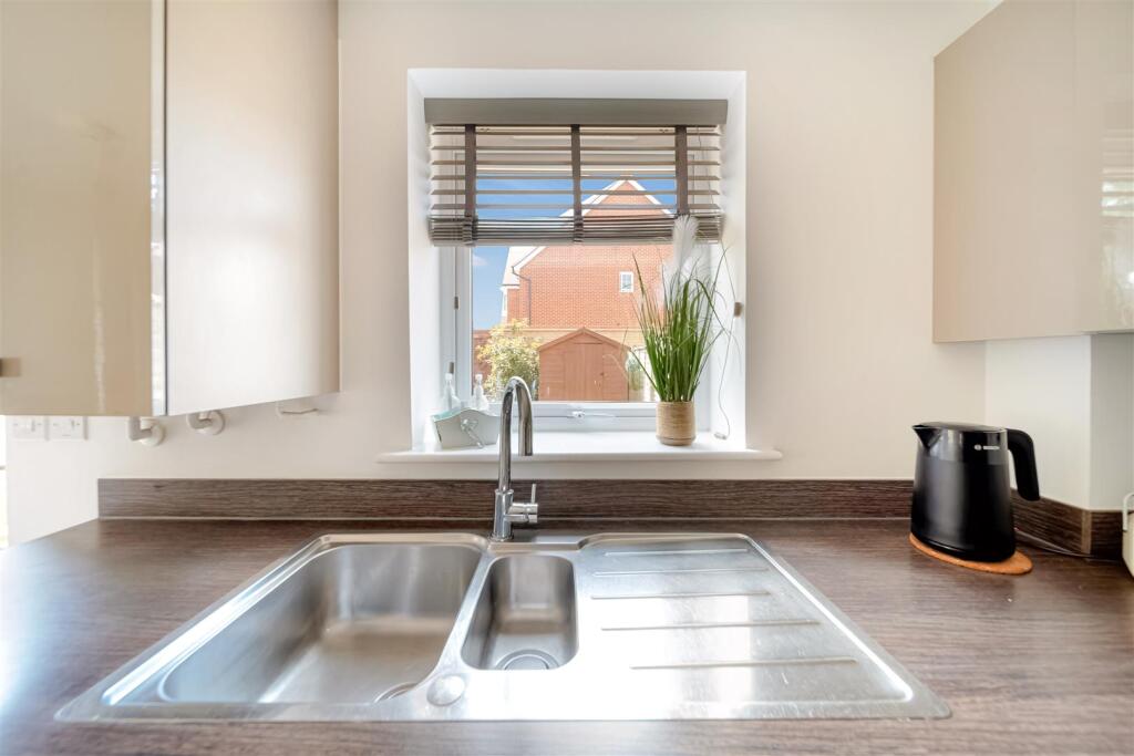 House in Ipswich, Ribbans Park, Racecourse - View 5