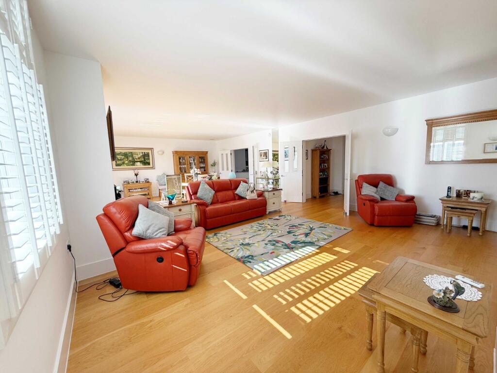 Apartment in Tonbridge and Malling, Kings Hill - View 2