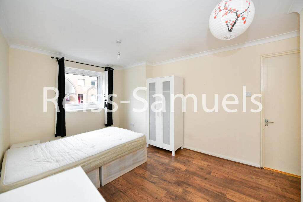 5 bedroom town house for rent