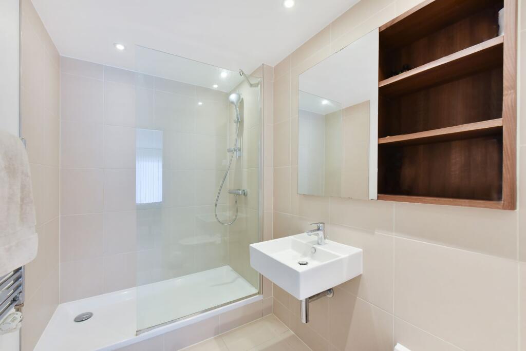 Apartment in London - View 3