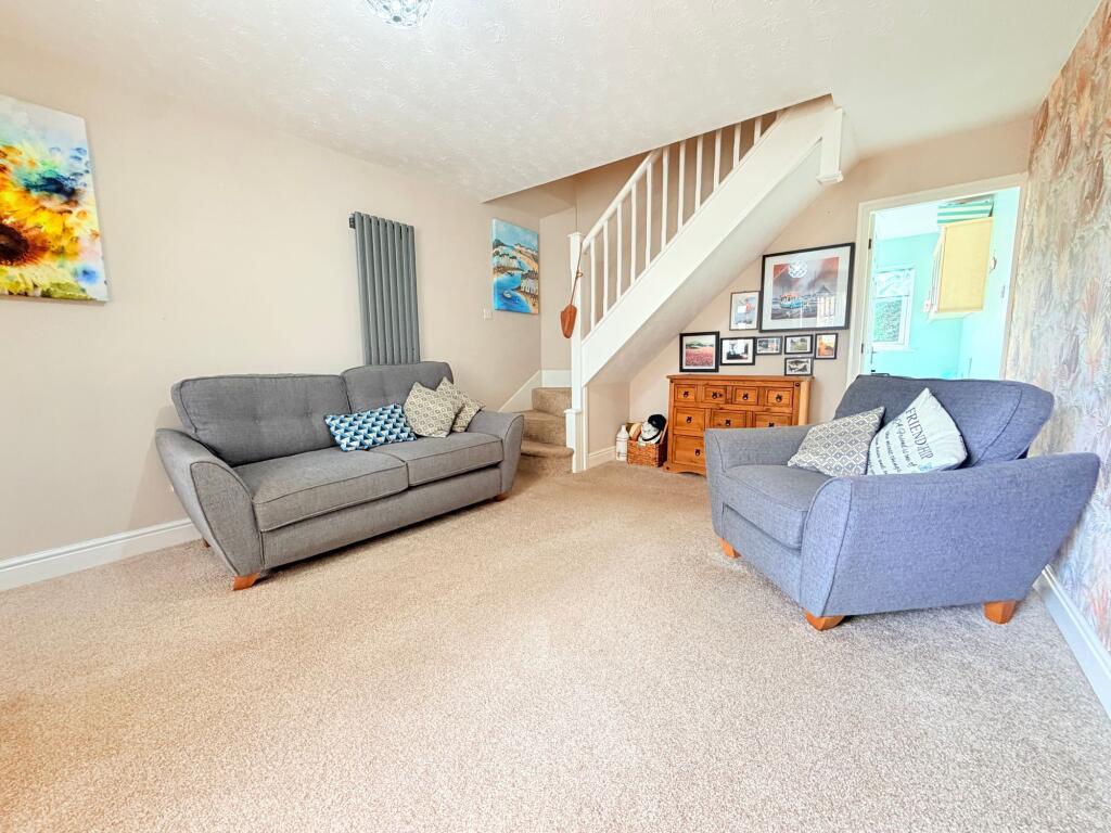Rochester Close, Nuneaton, CV11 photo 4