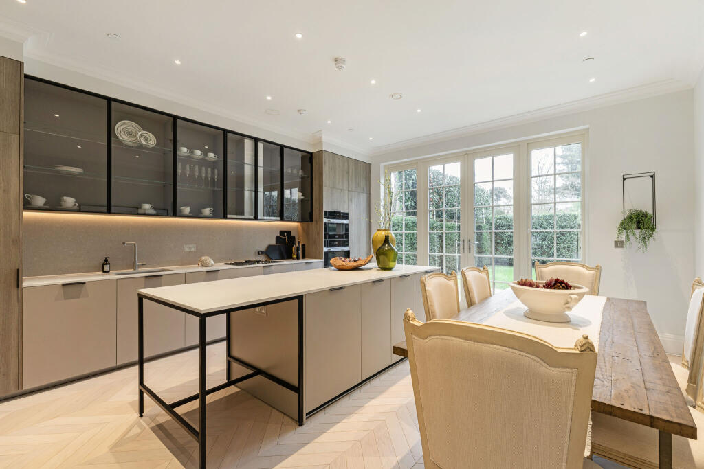 House in Twickenham - View 5