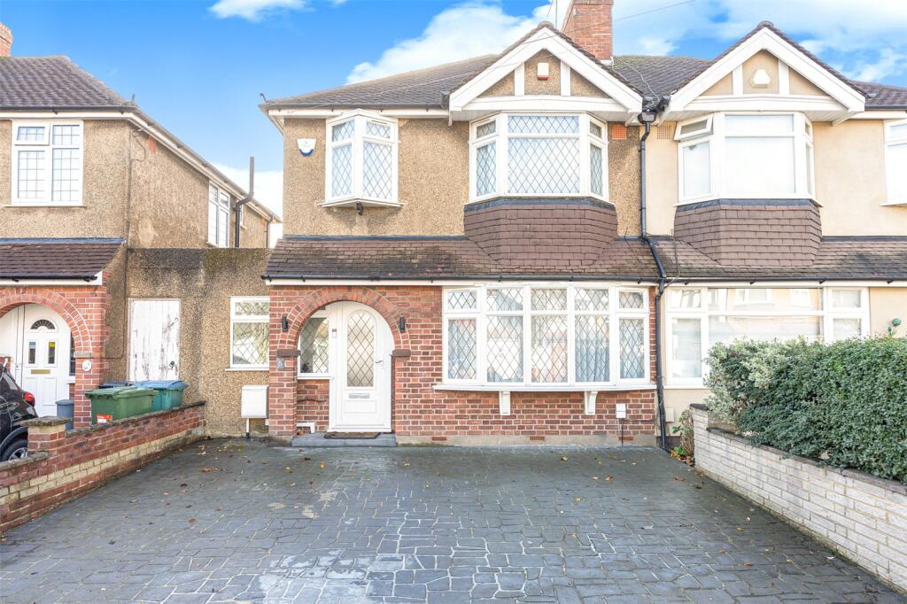 3 Bedroom Semi-Detached in WD25 0JQ