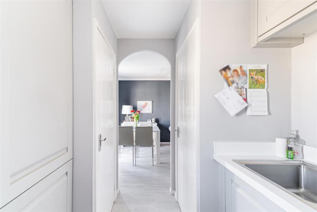 House in Weston-super-Mare, Mead Vale, Weston Village - More